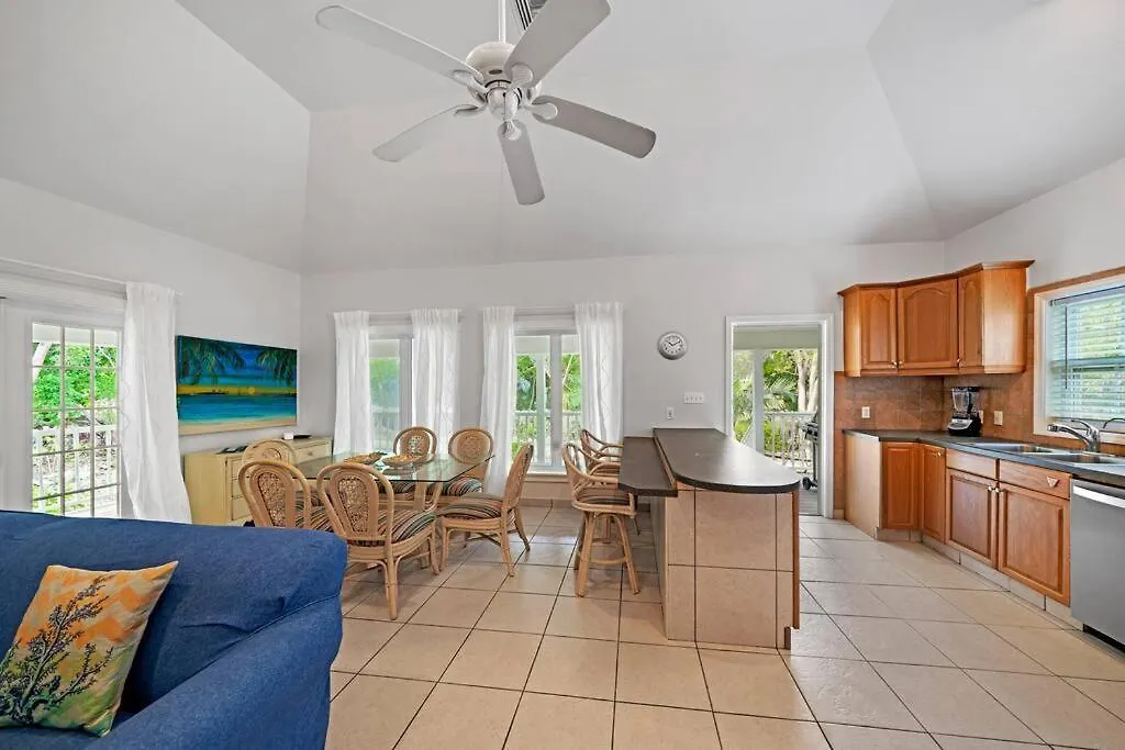 Peace And Play Villa Moss Town Bahamas