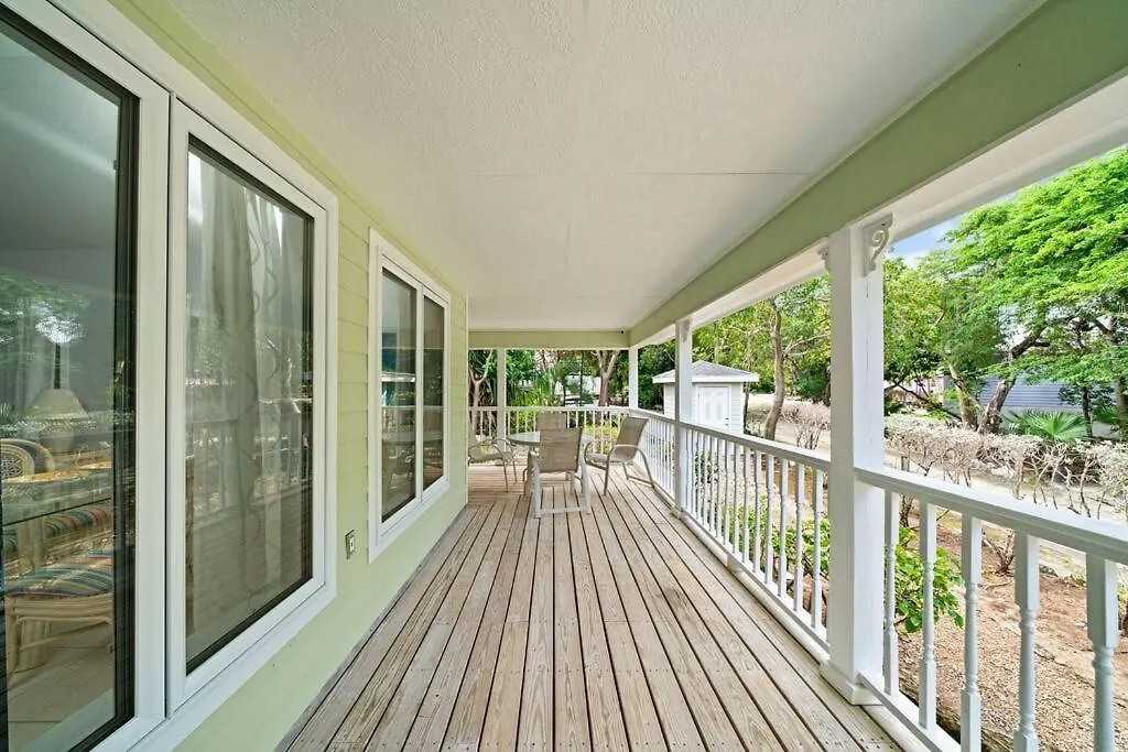 Peace And Play Villa Moss Town Bahamas